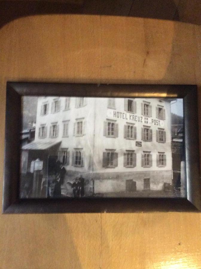 Alte Post Mit Geschichte Und Restaurant Lägenhet Tavanasa Exteriör bild