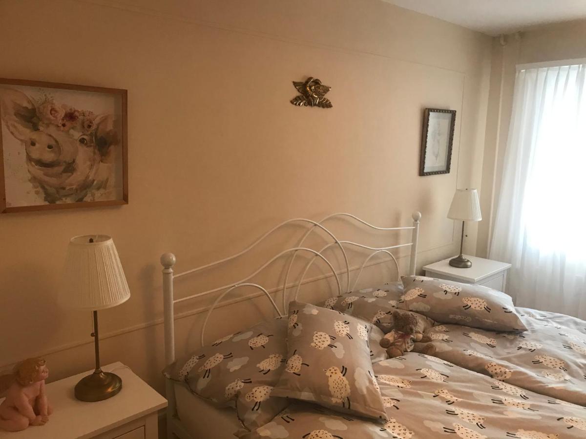 Alte Post Mit Geschichte Und Restaurant Lägenhet Tavanasa Exteriör bild
