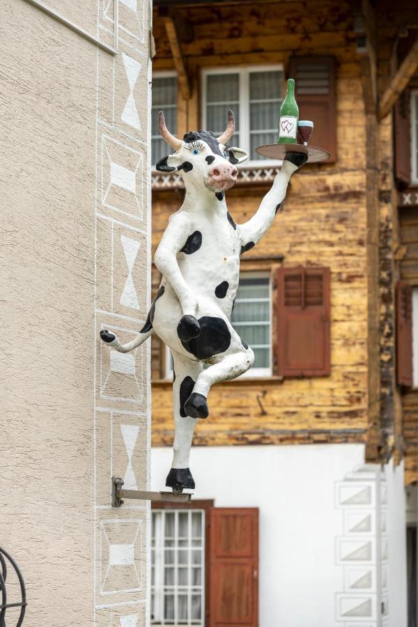 Alte Post Mit Geschichte Und Restaurant Lägenhet Tavanasa Exteriör bild